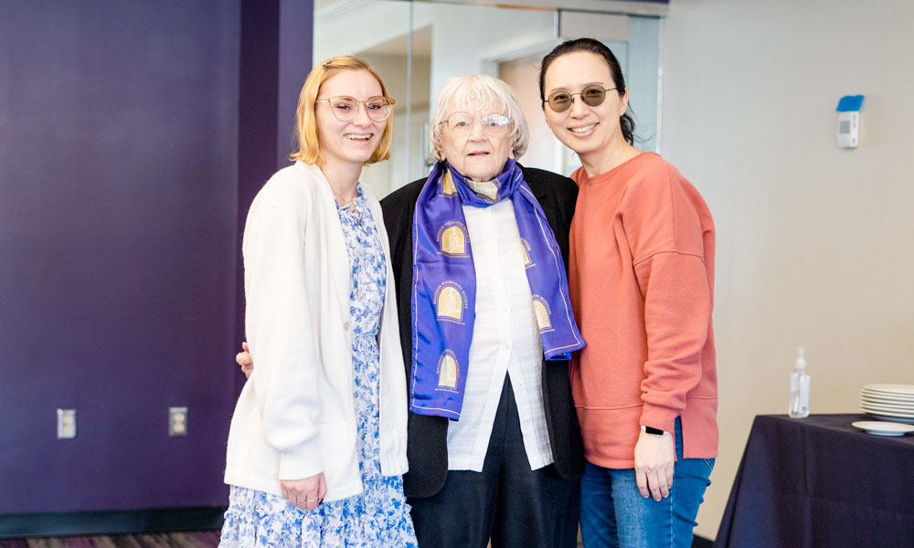 Jane Davis (center, above) visited campus to meet Eileen Clinton (’24M) and Jinok Lim (’23M)